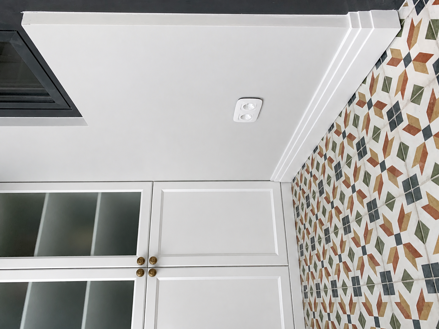 плинтус orac decor в интерьере
