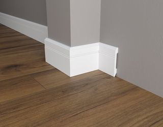 DD105 Плинтус DD105 Décor Dizayn